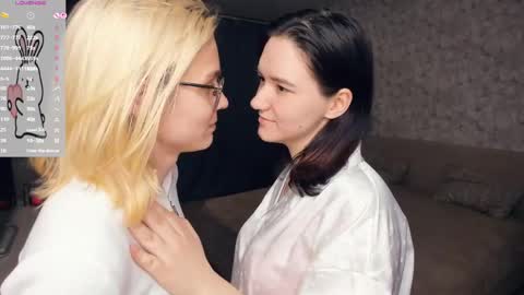 Snapshot of lacyedison chatting on May 18, 2026, 7:20 pm Violet and Isabel online show from May 18, 2026, 7:20 pm