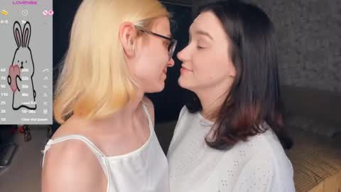 Snapshot of lacyedison chatting on May 23, 2026, 7:18 pm Violet and Isabel online show from May 23, 2026, 7:18 pm