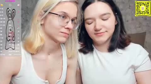 Violet and Isabel online show from July 6, 2026, 7:05 pm