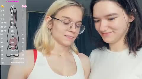 Violet and Isabel online show from August 1, 2026, 7:35 pm