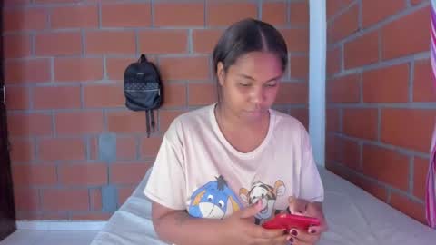 Snapshot of ladahear_ chatting on February 8, 2025, 7:16 pm Akyra online show from February 8, 2025, 7:16 pm