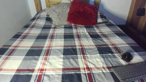 Snapshot of ladahear_ chatting on October 22, 2025, 12:05 pm Akyra online show from October 22, 2025, 12:05 pm