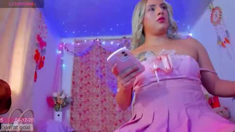 Laden And Juan online show from December 4, 2025, 7:33 pm