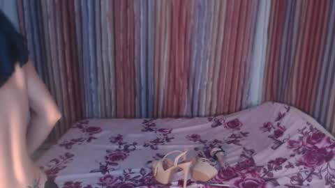 Snapshot of ladiekissesex chatting on February 20, 2025, 2:35 pm ladiekissesex online show from February 20, 2025, 2:35 pm