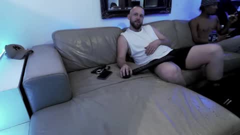 Snapshot of ladshed chatting on February 28, 2025, 3:48 am Hectic online show from February 28, 2025, 3:48 am