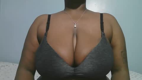 lady_dearra online show from February 23, 2026, 3:04 am