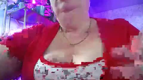 Snapshot of lady_gloria chatting on October 7, 2025, 12:02 pm Lady Gloria online show from October 7, 2025, 12:02 pm