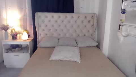 Snapshot of lady_jedyy chatting on December 22, 2024, 1:44 pm online show from December 22, 2024, 1:44 pm