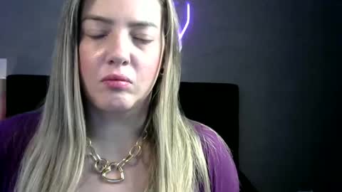 Snapshot of lady_khaleesi chatting on February 14, 2025, 9:32 pm Lady khaleesi online show from February 14, 2025, 9:32 pm