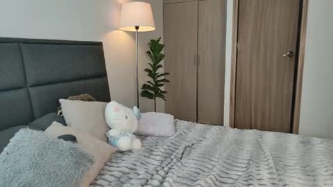 Snapshot of lady_ni chatting on February 4, 2026, 1:17 pm 700 1300 -5 online show from February 4, 2026, 1:17 pm