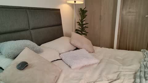 Snapshot of lady_ni chatting on February 11, 2026, 12:54 pm 700 1300 -5 online show from February 11, 2026, 12:54 pm