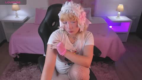 Snapshot of lady_noize chatting on February 17, 2025, 7:21 pm Lady online show from February 17, 2025, 7:21 pm