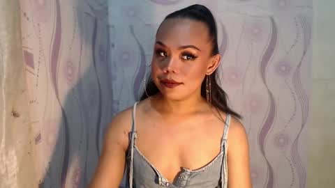 lady_shane26 online show from May 8, 2026, 11:59 am