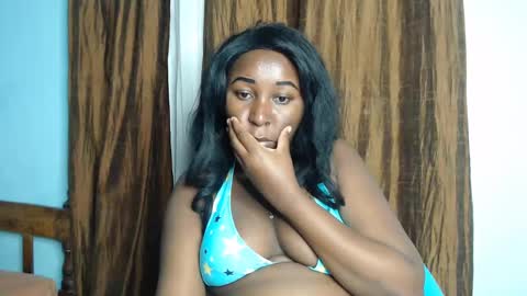 Snapshot of lady_twerky chatting on January 27, 2025, 7:35 pm Maya online show from January 27, 2025, 7:35 pm