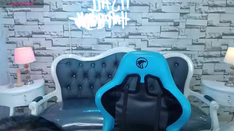 Snapshot of lady_violet_bridgerton_a chatting on January 26, 2025, 11:39 am Lady Violet Bridgerton online show from January 26, 2025, 11:39 am