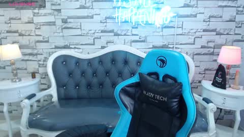 Snapshot of lady_violet_bridgerton_a chatting on February 10, 2025, 10:19 pm Lady Violet Bridgerton online show from February 10, 2025, 10:19 pm