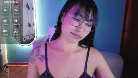 Snapshot of lady_violet_bridgerton_a chatting on September 23, 2025, 9:51 pm Lady Violet Bridgerton online show from September 23, 2025, 9:51 pm