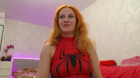 Snapshot of ladybigsmile chatting on June 3, 2026, 5:18 pm Sima Ladybigsmile online show from June 3, 2026, 5:18 pm