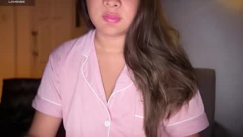 Snapshot of ladybird21 chatting on November 29, 2025, 10:40 am Aria online show from November 29, 2025, 10:40 am