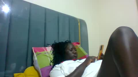 Snapshot of ladyblossoms19 chatting on December 7, 2024, 8:05 pm lindah32 online show from December 7, 2024, 8:05 pm