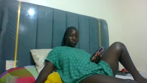 Snapshot of ladyblossoms19 chatting on December 11, 2024, 9:34 pm lindah32 online show from December 11, 2024, 9:34 pm