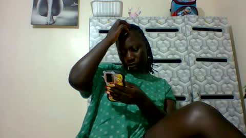 Snapshot of ladyblossoms19 chatting on December 19, 2024, 8:55 pm lindah32 online show from December 19, 2024, 8:55 pm