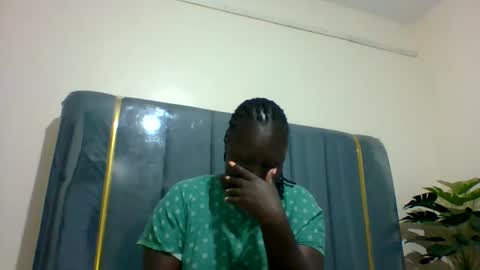 Snapshot of ladyblossoms19 chatting on December 25, 2024, 12:16 am lindah32 online show from December 25, 2024, 12:16 am