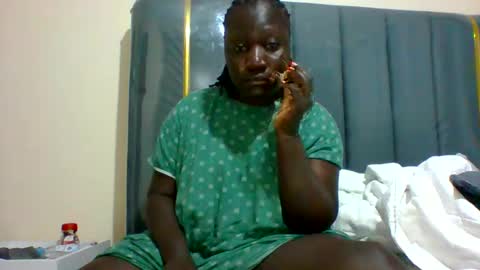 Snapshot of ladyblossoms19 chatting on December 25, 2024, 5:15 pm lindah32 online show from December 25, 2024, 5:15 pm