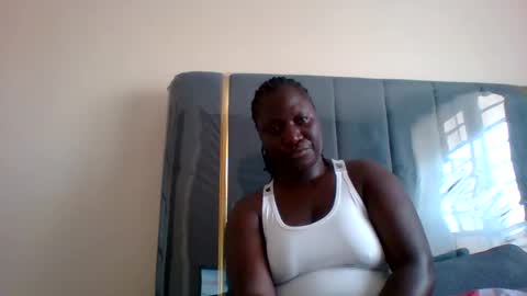 Snapshot of ladyblossoms19 chatting on December 26, 2024, 2:48 pm lindah32 online show from December 26, 2024, 2:48 pm