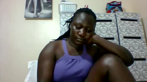 Snapshot of ladyblossoms19 chatting on January 1, 2025, 9:41 pm lindah32 online show from January 1, 2025, 9:41 pm