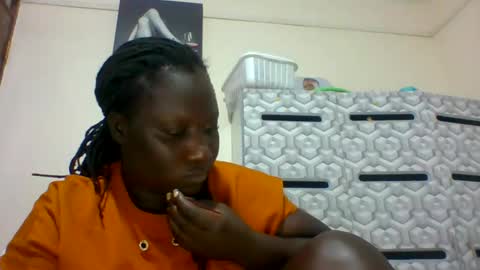 Snapshot of ladyblossoms19 chatting on January 14, 2025, 9:09 pm lindah32 online show from January 14, 2025, 9:09 pm