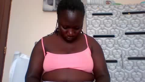 Snapshot of ladyblossoms19 chatting on January 15, 2025, 9:24 am lindah32 online show from January 15, 2025, 9:24 am