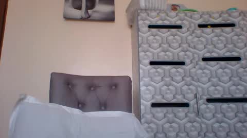 Snapshot of ladyblossoms19 chatting on January 15, 2025, 12:25 pm lindah32 online show from January 15, 2025, 12:25 pm