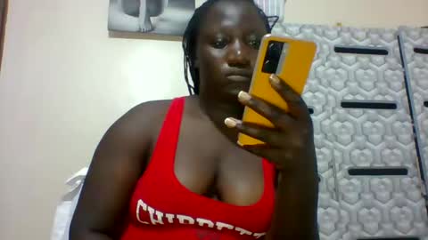 Snapshot of ladyblossoms19 chatting on January 16, 2025, 6:37 pm lindah32 online show from January 16, 2025, 6:37 pm