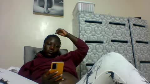 Snapshot of ladyblossoms19 chatting on January 17, 2025, 2:08 am lindah32 online show from January 17, 2025, 2:08 am