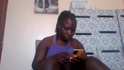 Snapshot of ladyblossoms19 chatting on January 20, 2025, 10:29 am lindah32 online show from January 20, 2025, 10:29 am