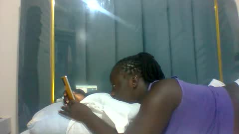 Snapshot of ladyblossoms19 chatting on January 20, 2025, 6:10 pm lindah32 online show from January 20, 2025, 6:10 pm