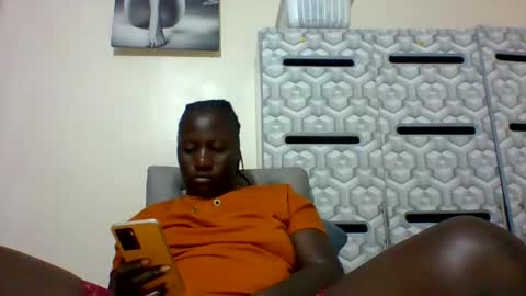 Snapshot of ladyblossoms19 chatting on January 23, 2025, 6:35 pm lindah32 online show from January 23, 2025, 6:35 pm