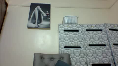 Snapshot of ladyblossoms19 chatting on January 24, 2025, 12:42 am lindah32 online show from January 24, 2025, 12:42 am