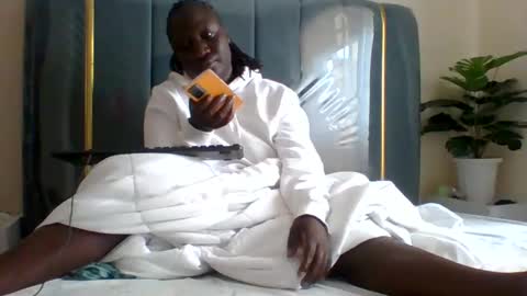 Snapshot of ladyblossoms19 chatting on February 12, 2025, 5:37 am lindah32 online show from February 12, 2025, 5:37 am