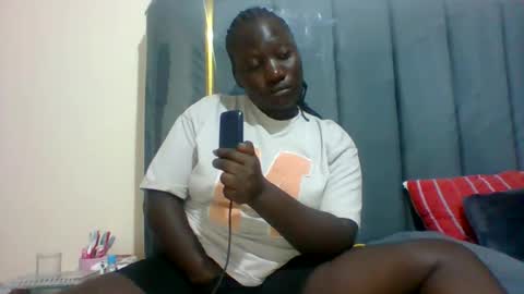 Snapshot of ladyblossoms19 chatting on February 17, 2025, 6:04 pm lindah32 online show from February 17, 2025, 6:04 pm