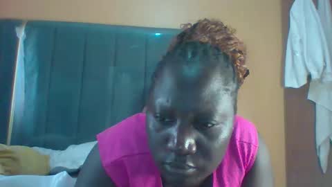 Snapshot of ladyblossoms19 chatting on September 24, 2025, 8:17 am lindah32 online show from September 24, 2025, 8:17 am