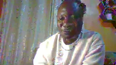 Snapshot of ladyblossoms19 chatting on September 25, 2025, 1:20 am lindah32 online show from September 25, 2025, 1:20 am