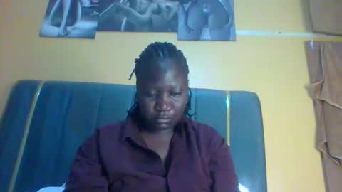 Snapshot of ladyblossoms19 chatting on September 28, 2025, 2:50 am lindah32 online show from September 28, 2025, 2:50 am