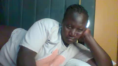 Snapshot of ladyblossoms19 chatting on October 16, 2025, 6:31 pm lindah32 online show from October 16, 2025, 6:31 pm