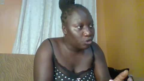 Snapshot of ladyblossoms19 chatting on February 20, 2026, 7:36 pm lindah32 online show from February 20, 2026, 7:36 pm