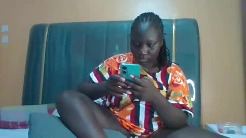 Snapshot of ladyblossoms19 chatting on March 2, 2026, 6:15 pm lindah32 online show from March 2, 2026, 6:15 pm