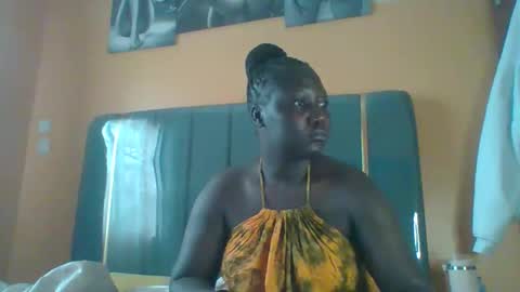 lindah32 online show from May 13, 2026, 11:51 am