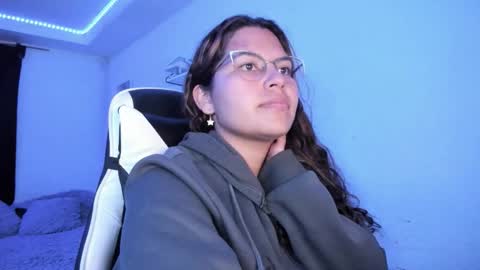  Lady  online show from March 3, 2026, 2:50 am