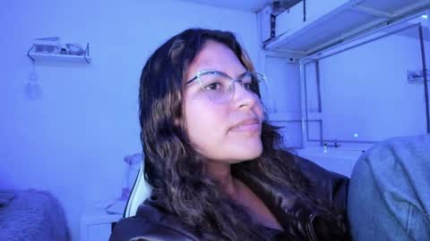  Lady  online show from April 11, 2026, 4:06 am